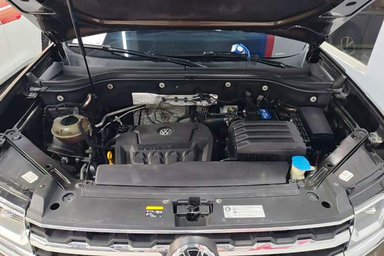 Used Volkswagen Teramont 2017 330TSI Two-Wheel-Drive Luxury Edition Engine Bay