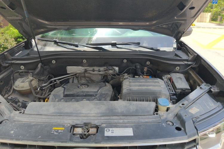 Used Volkswagen Teramont 2017 330TSI Two-Wheel-Drive Luxury Edition Engine Bay