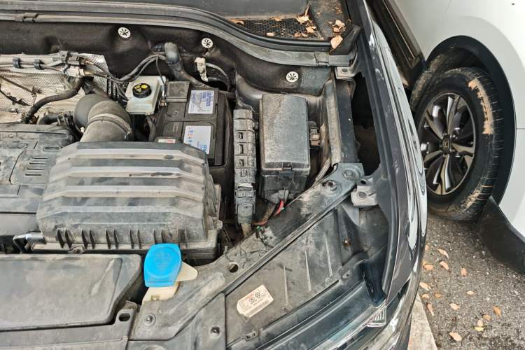 Used Volkswagen Teramont 2017 380TSI Four-Wheel Drive Luxury Edition Engine Bay Left