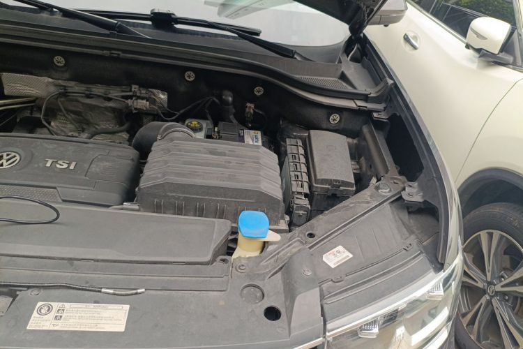 Used Volkswagen Teramont 2017 380TSI Four-Wheel Drive Luxury Edition Engine Bay Left