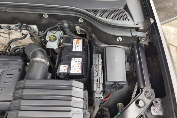Used Volkswagen Teramont 2017 380TSI Four-Wheel Drive Luxury Edition Engine Bay Left