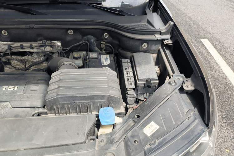 Used Volkswagen Teramont 2017 380TSI Four-Wheel Drive Luxury Edition Engine Bay Left