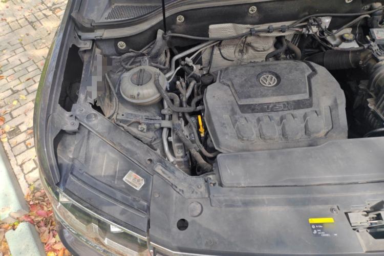 Used Volkswagen Teramont 2017 330TSI Two-Wheel-Drive Luxury Edition Engine Bay Right