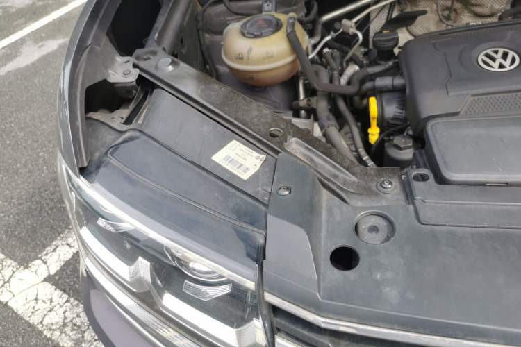 Used Volkswagen Teramont 2017 380TSI Four-Wheel Drive Luxury Edition Engine Bay Right