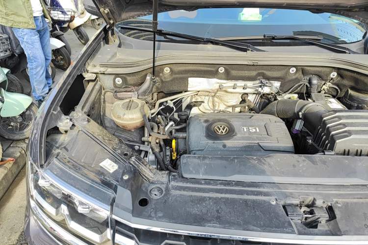 Used Volkswagen Teramont 2017 380TSI Four-Wheel Drive Luxury Edition Engine Bay Right
