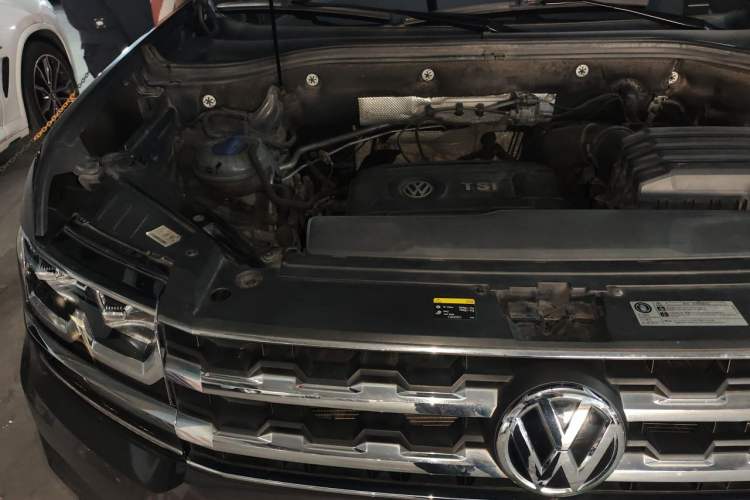 Used Volkswagen Teramont 2017 380TSI Four-Wheel Drive Luxury Edition Engine Bay Right