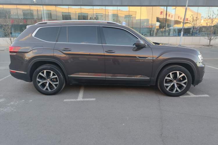 Used Volkswagen Teramont 2017 330TSI Two-Wheel-Drive Luxury Edition Exterior 2
