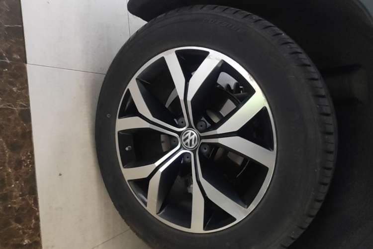 Used Volkswagen Teramont 2017 530 V6 Four-Wheel Drive Luxury Edition Exterior 5