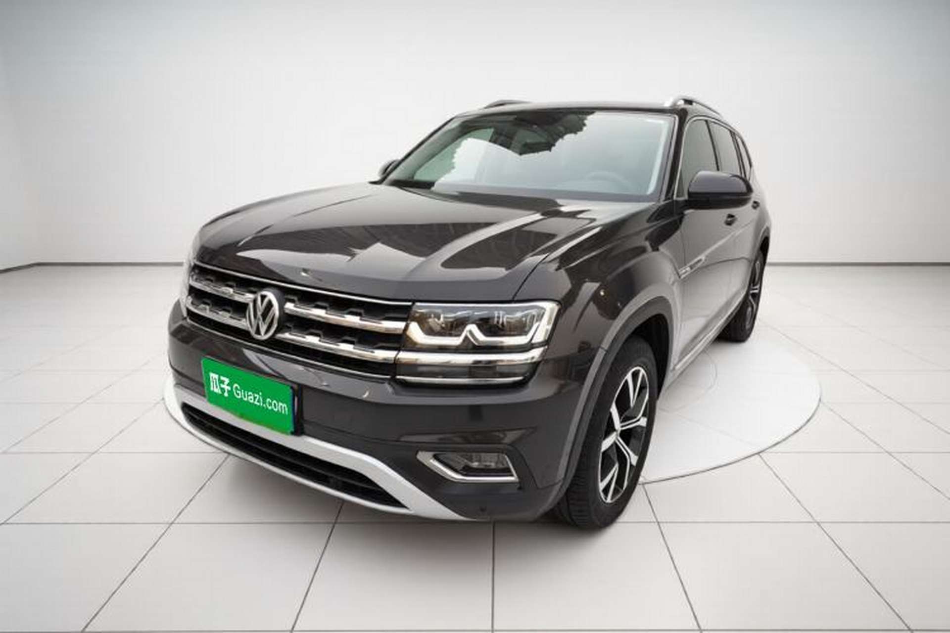 Used Volkswagen Teramont 2017 330TSI Two-Wheel-Drive Luxury Edition Front Left 45 Deg