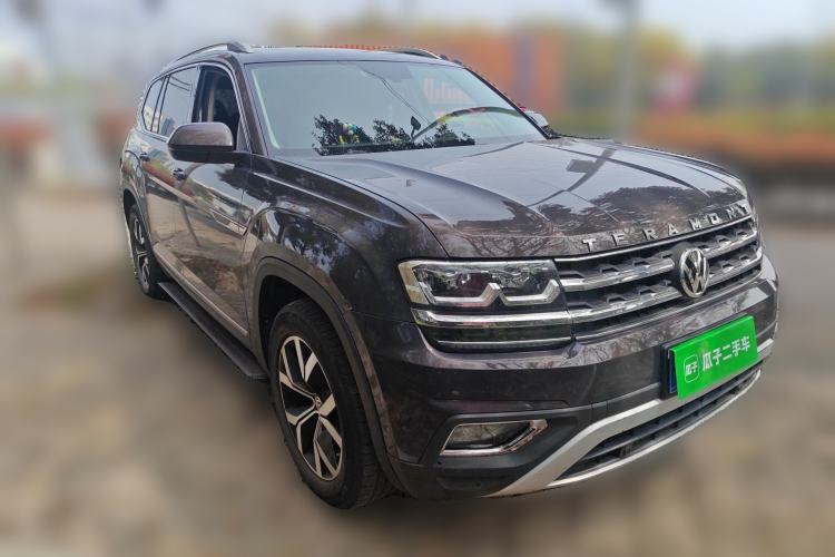 Used Volkswagen Teramont 2017 330TSI Two-Wheel-Drive Luxury Edition Front Right 45 Deg