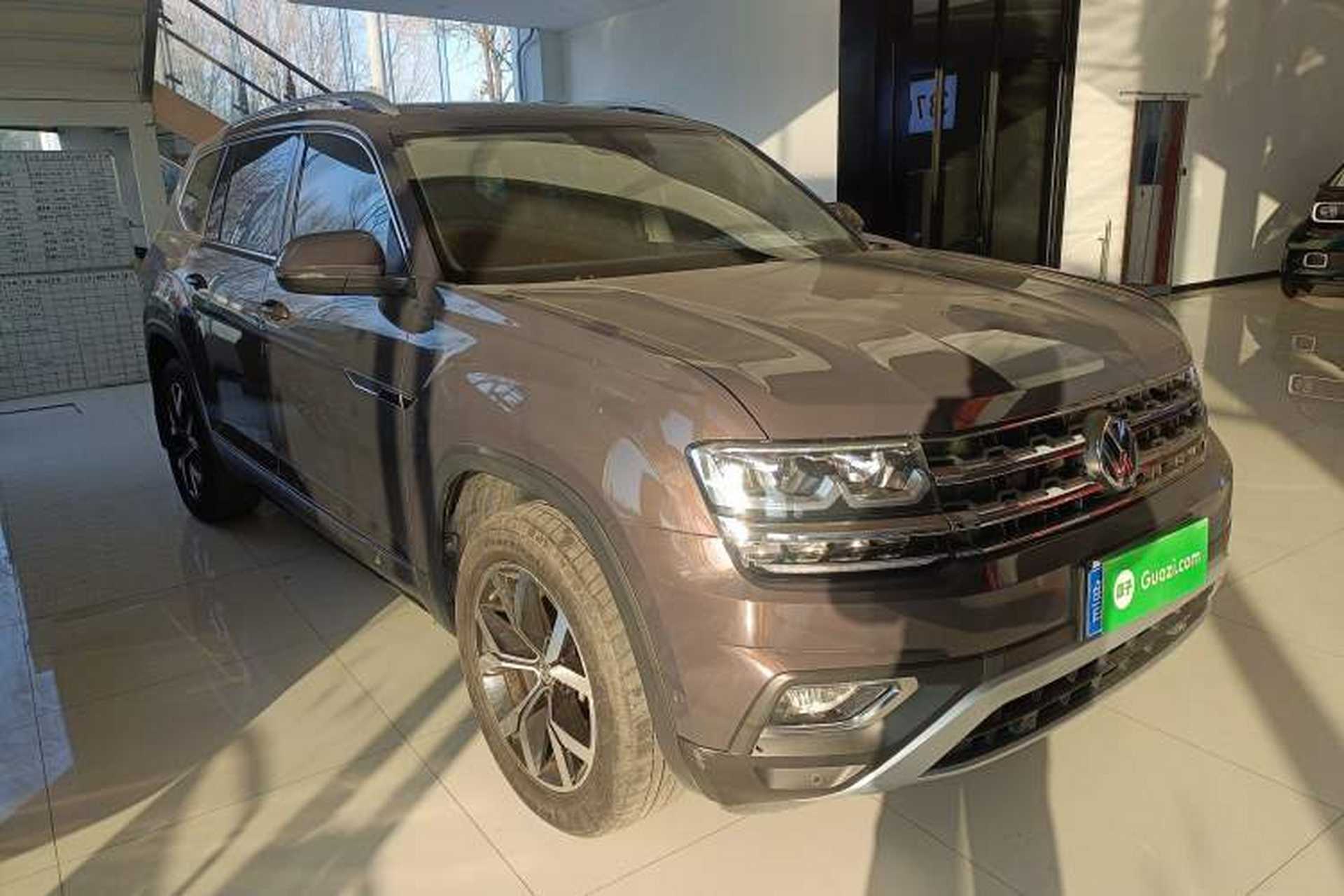 Used Volkswagen Teramont 2017 330TSI Two-Wheel-Drive Luxury Edition Front Right 45 Deg