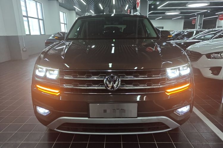 Used Volkswagen Teramont 2017 330TSI Two-Wheel-Drive Luxury Edition Front