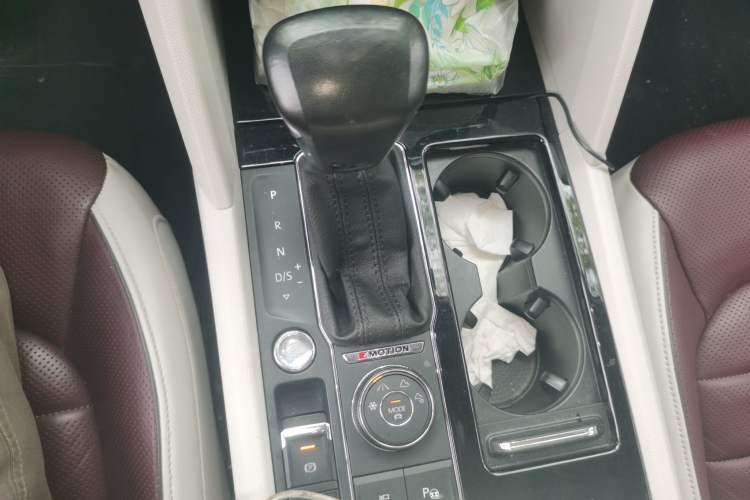 Used Volkswagen Teramont 2017 530 V6 Four-Wheel Drive Supreme Flagship Edition Gear Lever