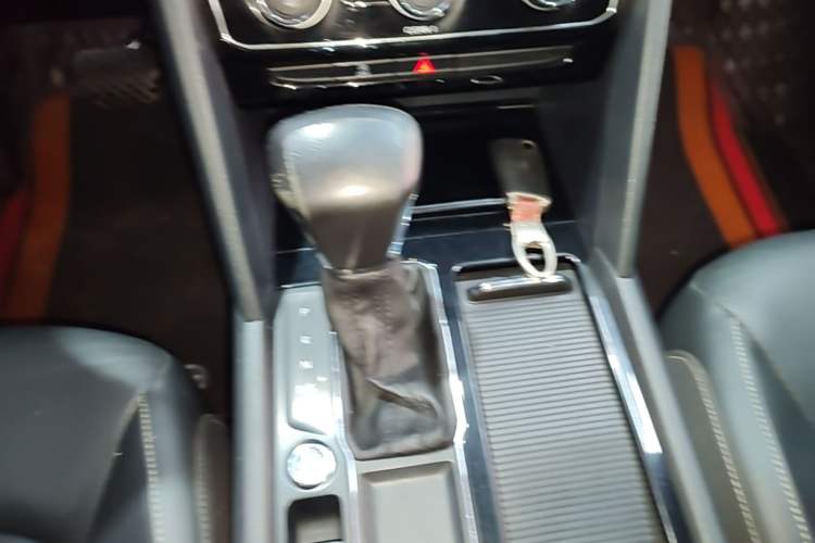 Used Volkswagen Teramont 2017 330TSI Two-Wheel-Drive Luxury Edition Gear Lever