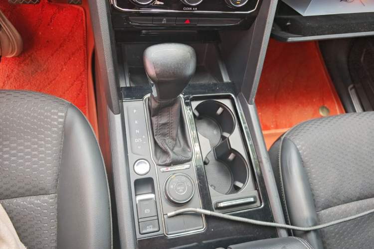Used Volkswagen Teramont 2017 380TSI Four-Wheel Drive Comfort Edition Gear Lever