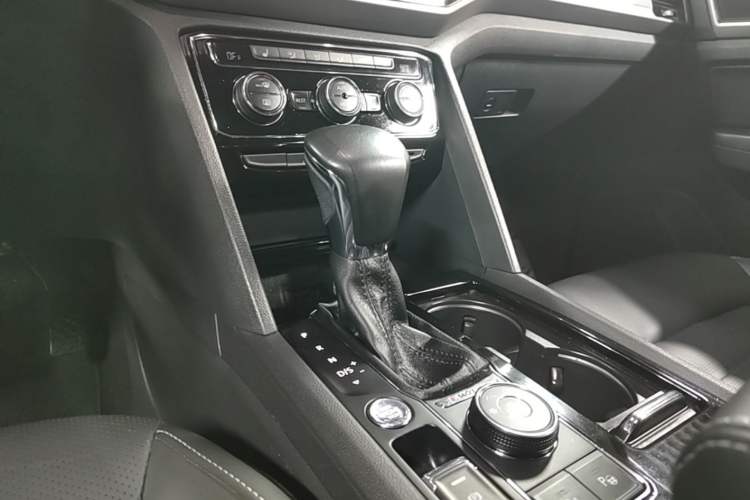 Used Volkswagen Teramont 2017 380TSI Four-Wheel Drive Luxury Edition Gear Lever