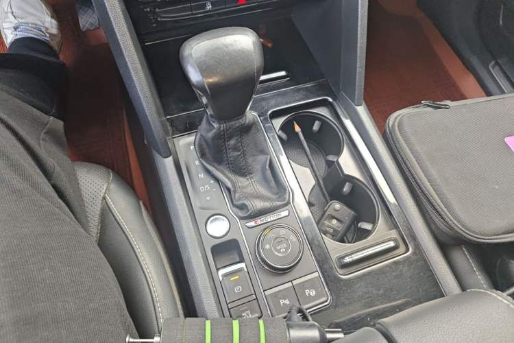 Used Volkswagen Teramont 2017 380TSI Four-Wheel Drive Luxury Edition Gear Lever