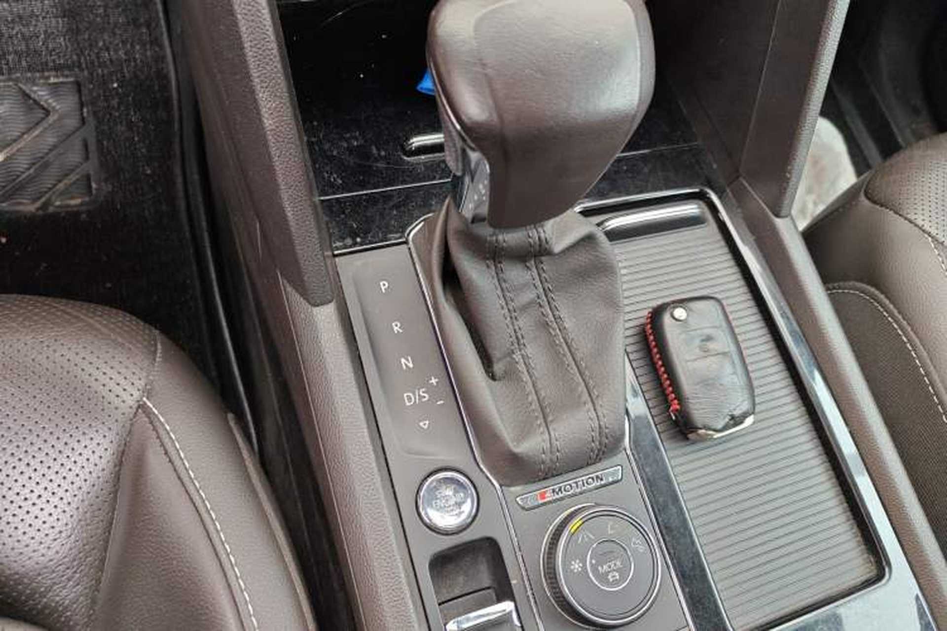 Used Volkswagen Teramont 2017 380TSI Four-Wheel Drive Luxury Edition Gear Lever