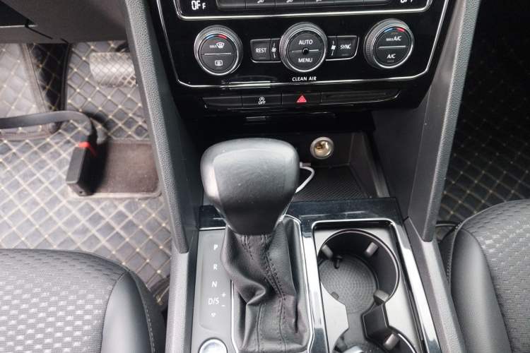 Used Volkswagen Teramont 2017 380TSI Four-Wheel Drive Comfort Edition Gear Lever