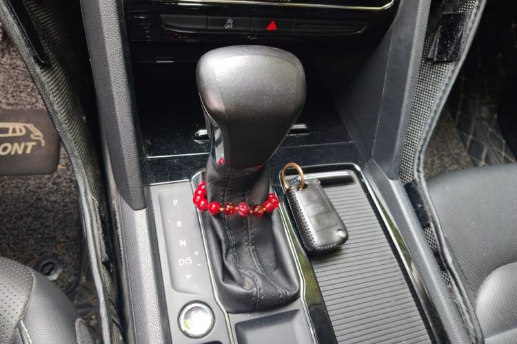 Used Volkswagen Teramont 2017 330TSI Two-Wheel-Drive Luxury Edition Gear Lever