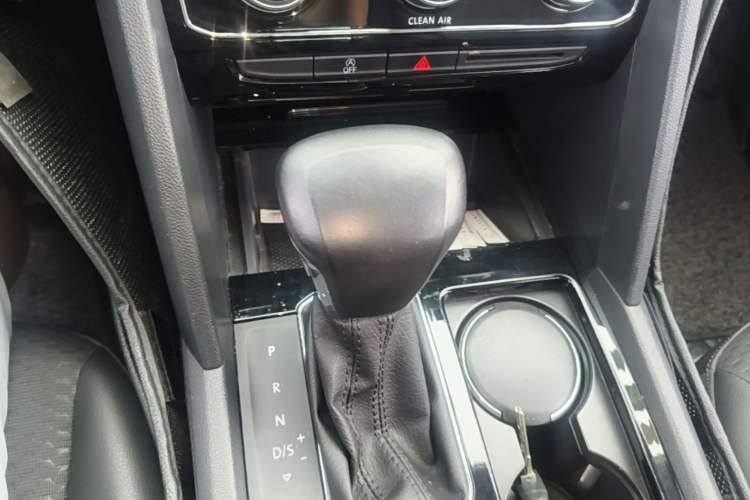 Used Volkswagen Teramont 2017 380TSI Four-Wheel Drive Comfort Edition Gear Lever