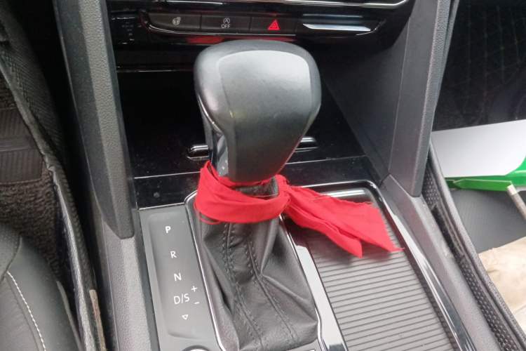 Used Volkswagen Teramont 2017 380TSI Four-Wheel Drive Flagship Edition Gear Lever