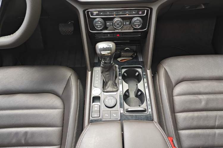 Used Volkswagen Teramont 2017 380TSI Four-Wheel Drive Luxury Edition Gear Lever