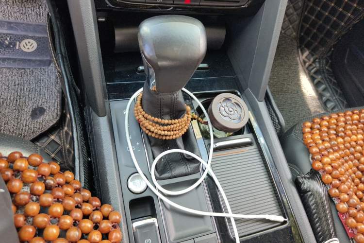 Used Volkswagen Teramont 2017 330TSI Two-Wheel-Drive Luxury Edition Gear Lever