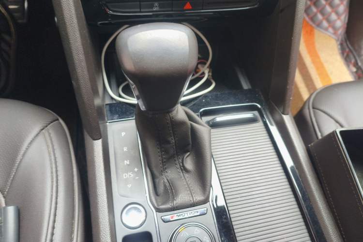 Used Volkswagen Teramont 2017 380TSI Four-Wheel Drive Luxury Edition Gear Lever