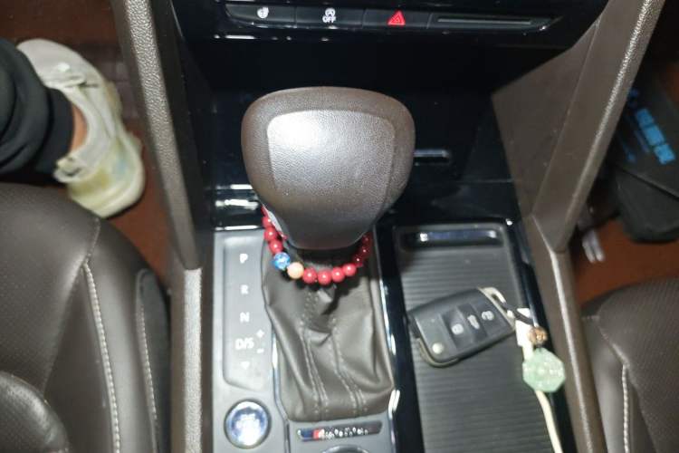 Used Volkswagen Teramont 2017 380TSI Four-Wheel Drive Luxury Edition Gear Lever