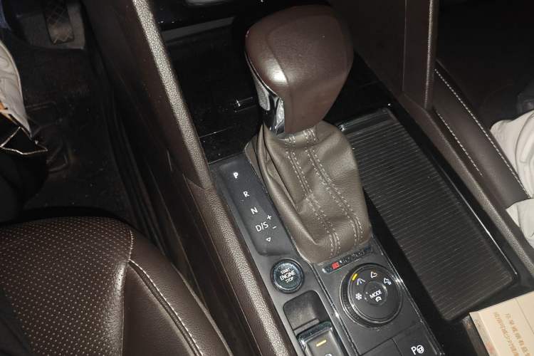 Used Volkswagen Teramont 2017 380TSI Four-Wheel Drive Luxury Edition Gear Lever