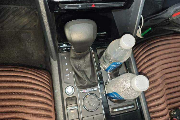 Used Volkswagen Teramont 2017 380TSI Four-Wheel Drive Flagship Edition Gear Lever