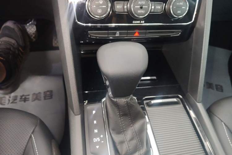 Used Volkswagen Teramont 2017 380TSI Four-Wheel Drive Luxury Edition Gear Lever