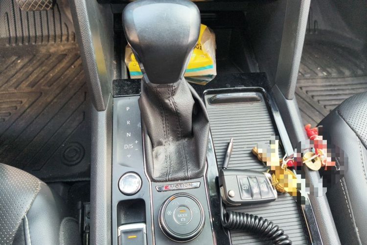 Used Volkswagen Teramont 2017 380TSI Four-Wheel Drive Flagship Edition Gear Lever