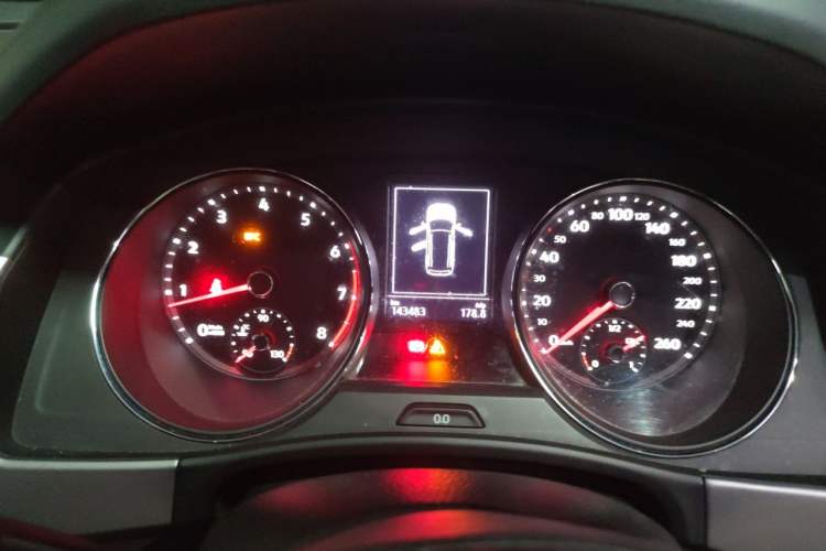 Used Volkswagen Teramont 2017 330TSI Two-Wheel-Drive Luxury Edition Instrument Cluster