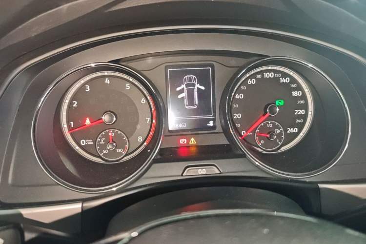 Used Volkswagen Teramont 2017 330TSI Two-Wheel-Drive Luxury Edition Instrument Cluster