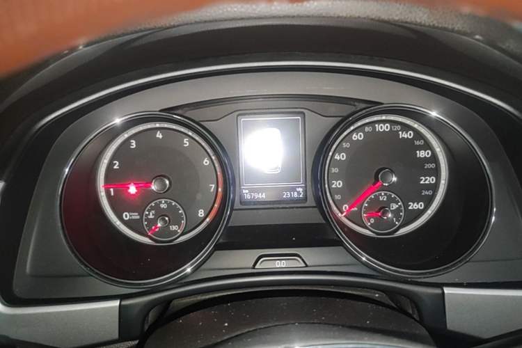 Used Volkswagen Teramont 2017 530 V6 Four-Wheel Drive Luxury Edition Instrument Cluster