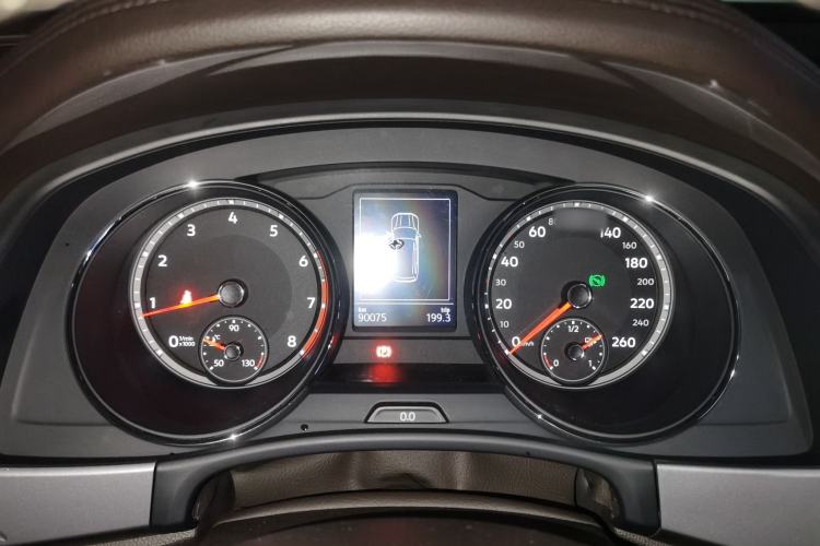 Used Volkswagen Teramont 2017 530 V6 Four-Wheel Drive Luxury Edition Instrument Cluster