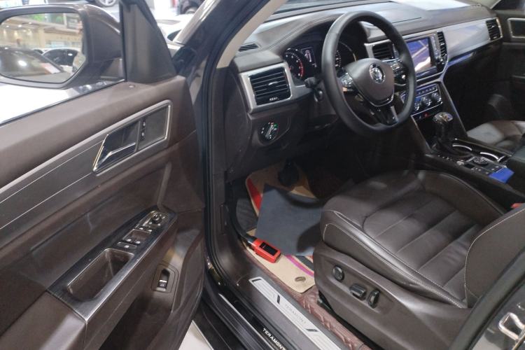 Used Volkswagen Teramont 2017 530 V6 Four-Wheel Drive Luxury Edition Interior 3
