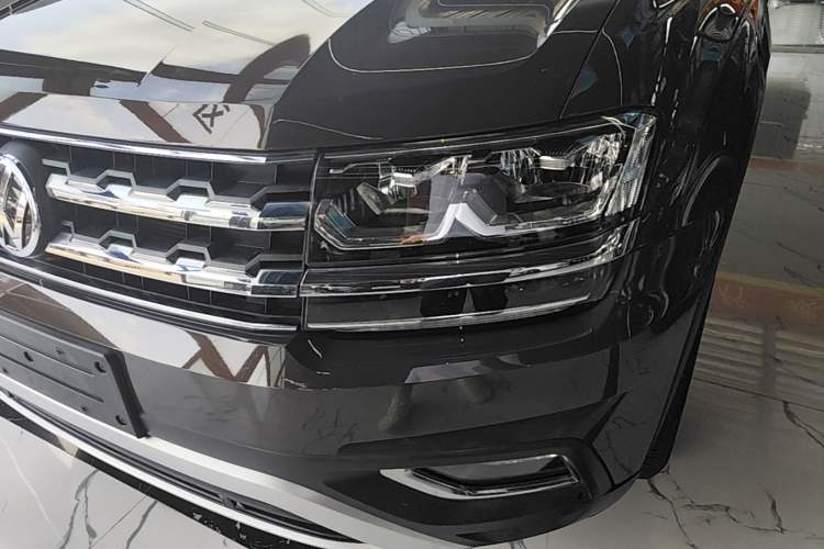 Used Volkswagen Teramont 2017 330TSI Two-Wheel-Drive Luxury Edition Left Front Headlight