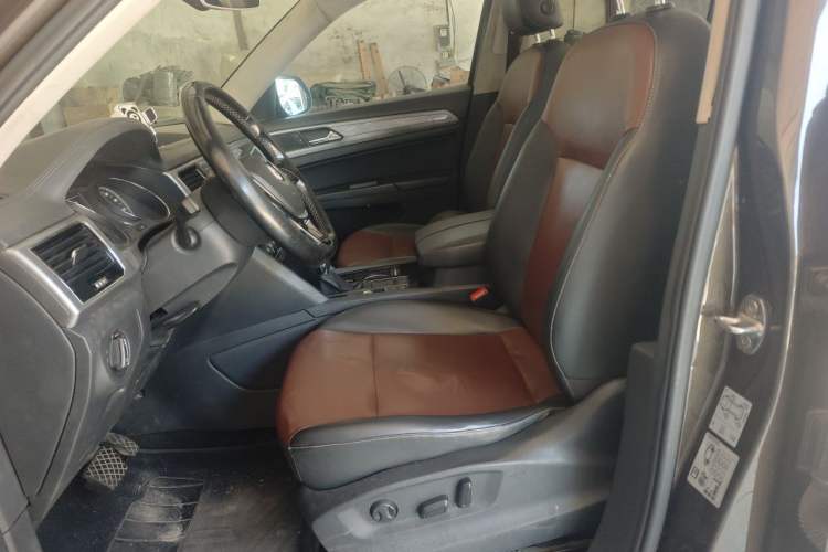 Used Volkswagen Teramont 2017 330TSI Two-Wheel-Drive Comfort Edition Left Front Seat
