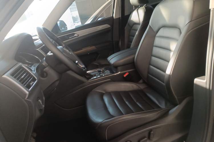 Used Volkswagen Teramont 2017 330TSI Two-Wheel-Drive Luxury Edition Left Front Seat