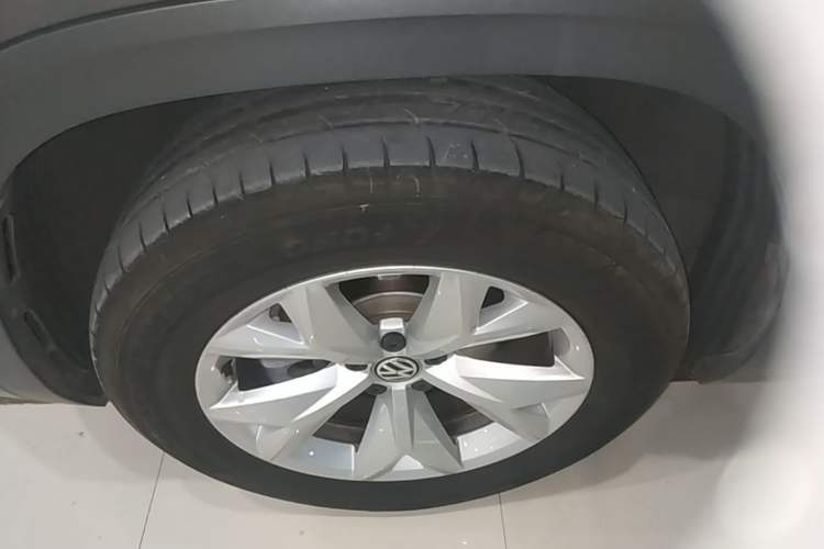 Used Volkswagen Teramont 2017 380TSI Four-Wheel Drive Comfort Edition Left Front Wheel Hub