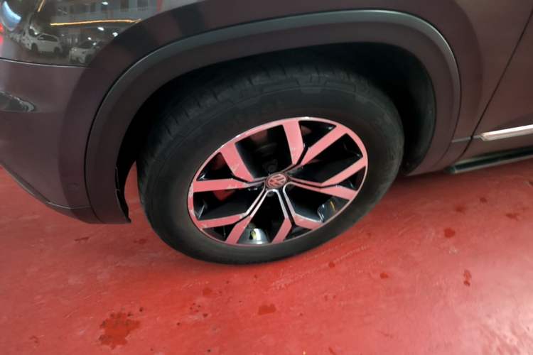 Used Volkswagen Teramont 2017 380TSI Four-Wheel Drive Luxury Edition Left Front Wheel Hub