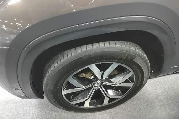 Used Volkswagen Teramont 2017 380TSI Four-Wheel Drive Luxury Edition Left Front Wheel Hub