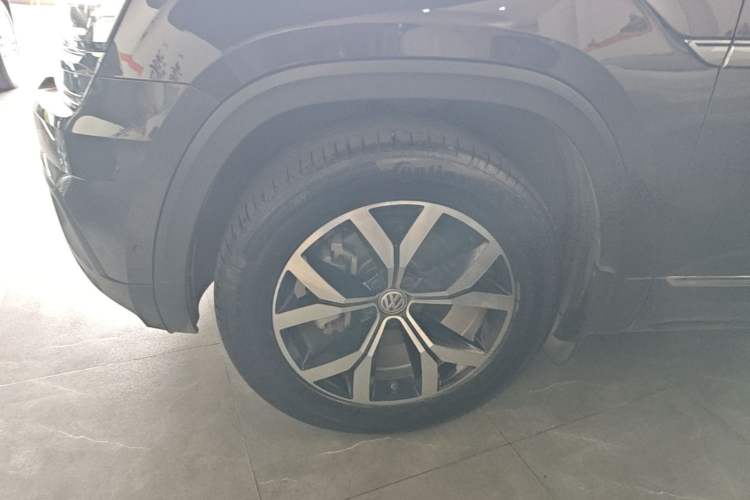 Used Volkswagen Teramont 2017 380TSI Four-Wheel Drive Luxury Edition Left Front Wheel Hub