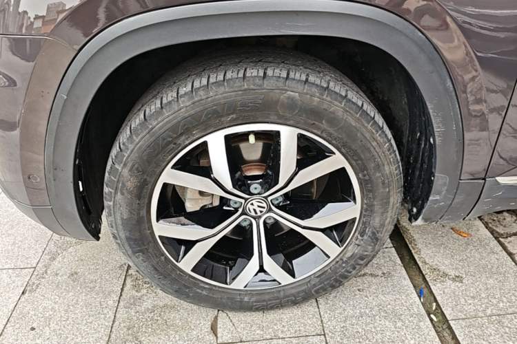 Used Volkswagen Teramont 2017 380TSI Four-Wheel Drive Luxury Edition Left Front Wheel Hub