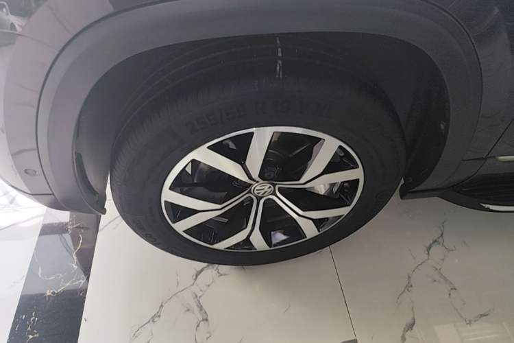 Used Volkswagen Teramont 2017 330TSI Two-Wheel-Drive Luxury Edition Left Front Wheel Hub