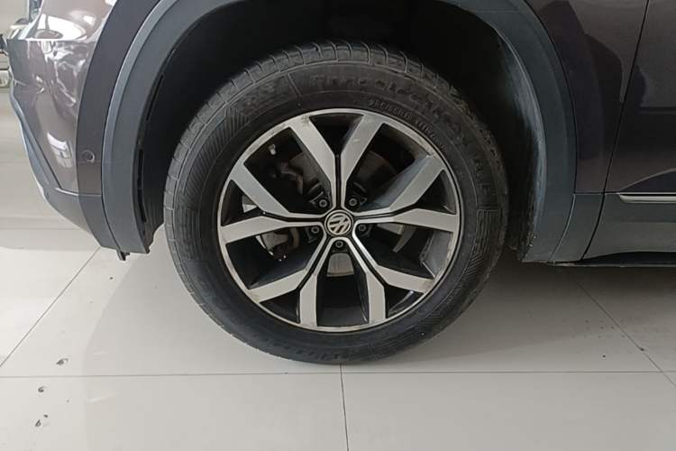 Used Volkswagen Teramont 2017 330TSI Two-Wheel-Drive Luxury Edition Left Front Wheel Hub