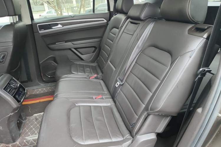 Used Volkswagen Teramont 2017 330TSI Two-Wheel-Drive Luxury Edition Left Rear Seat